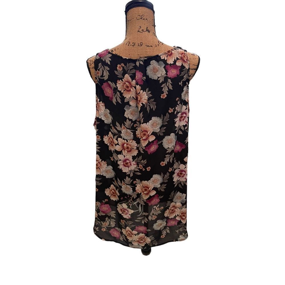Torrid Blouse  - Picture 3 of 4